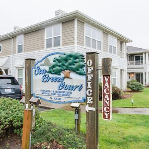 Sea Breeze Court